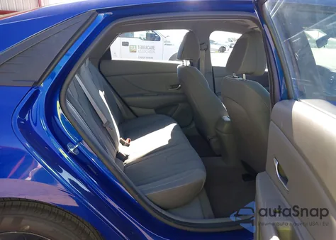 2021 Hyundai Elantra Sel z USA, uszkodzony, nr VIN 5NPLM4AG2MH051285